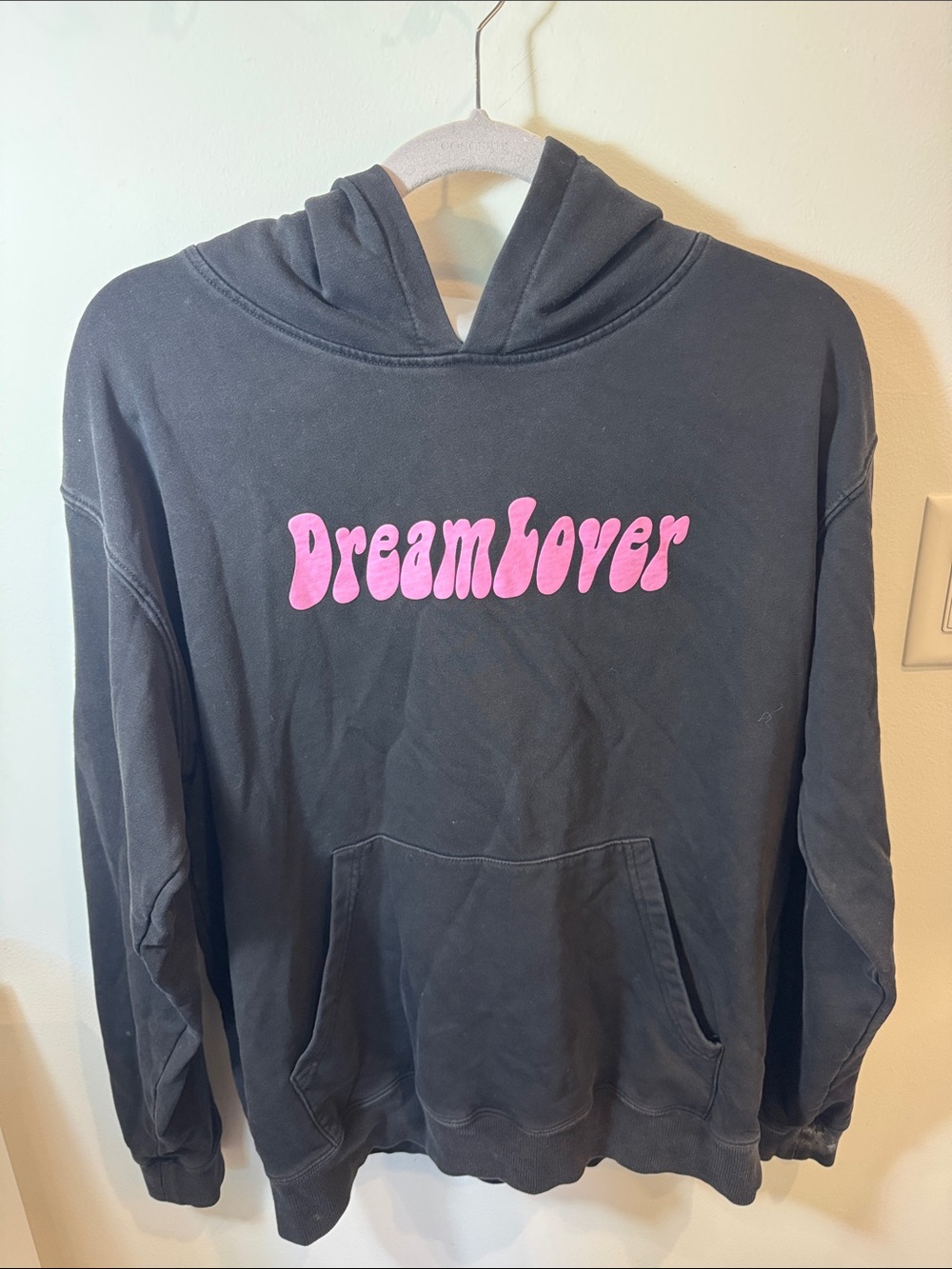 Petals and Peacocks Black Graphic Hoodie with White & Yellow Daisy - Picture 2 of 3